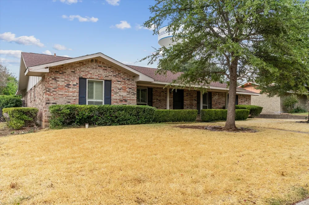 13121 Pennystone Drive Farmers Branch, TX 75244