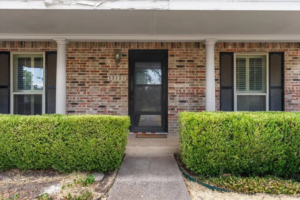 13121 Pennystone Drive Farmers Branch, TX 75244