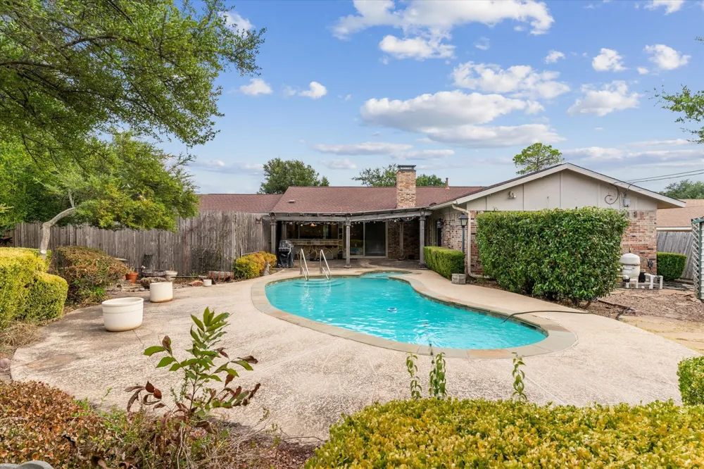 13121 Pennystone Drive Farmers Branch, TX 75244