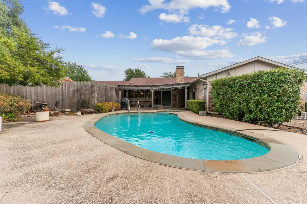 13121 Pennystone Drive Farmers Branch, TX 75244