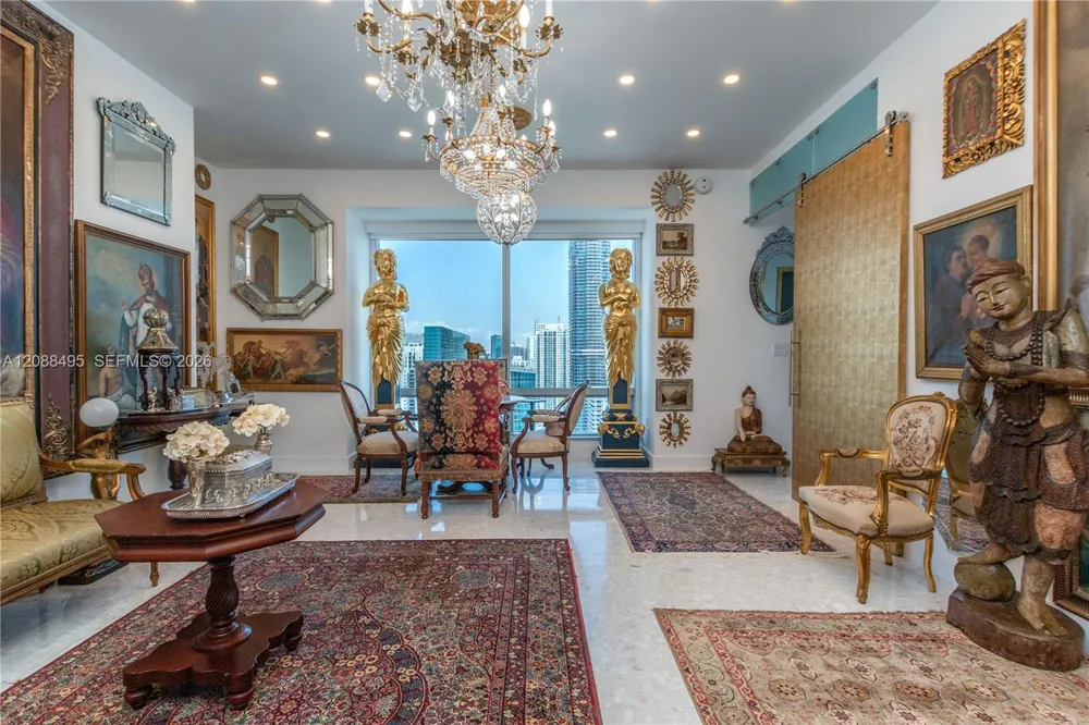 1425 BRICKELL AV #45D Miami, FL 33131