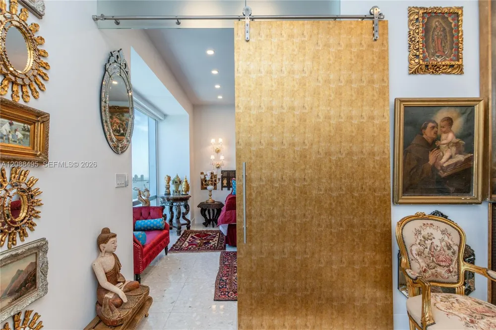 1425 BRICKELL AV #45D Miami, FL 33131