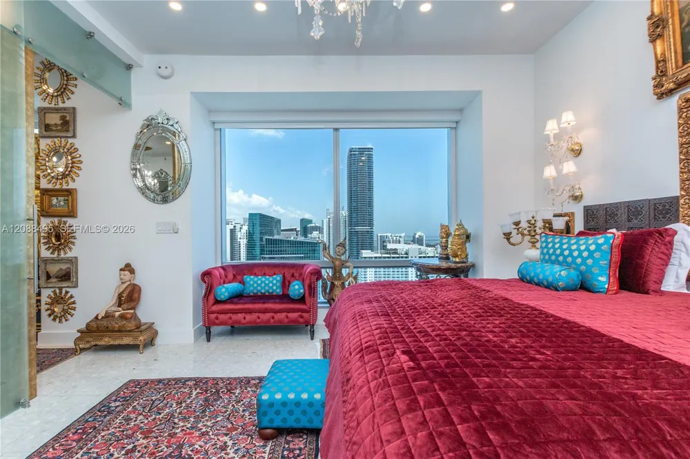 1425 BRICKELL AV #45D Miami, FL 33131