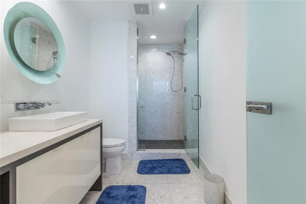 1425 BRICKELL AV #45D Miami, FL 33131
