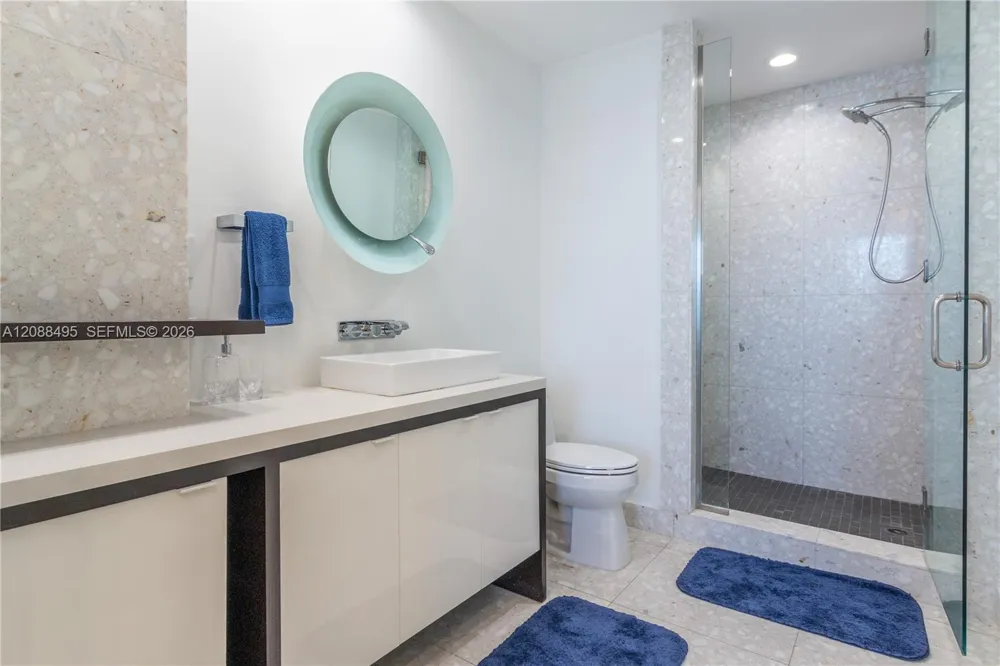 1425 BRICKELL AV #45D Miami, FL 33131