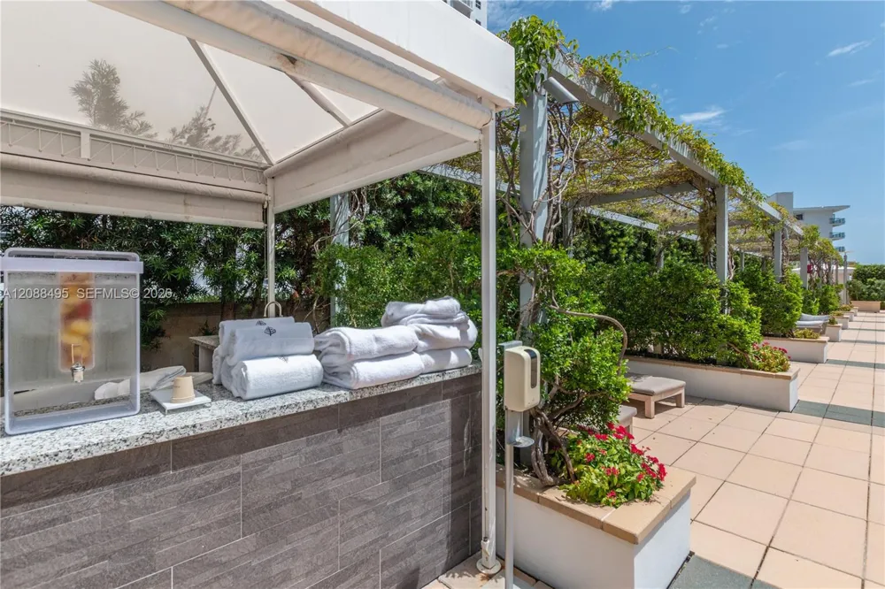 1425 BRICKELL AV #45D Miami, FL 33131