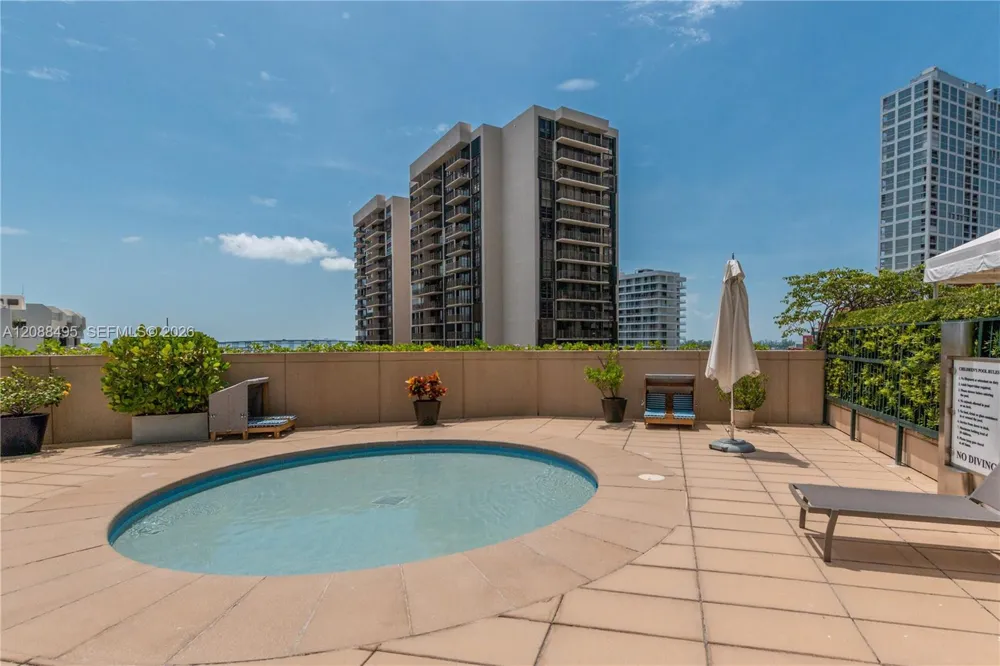 1425 BRICKELL AV #45D Miami, FL 33131