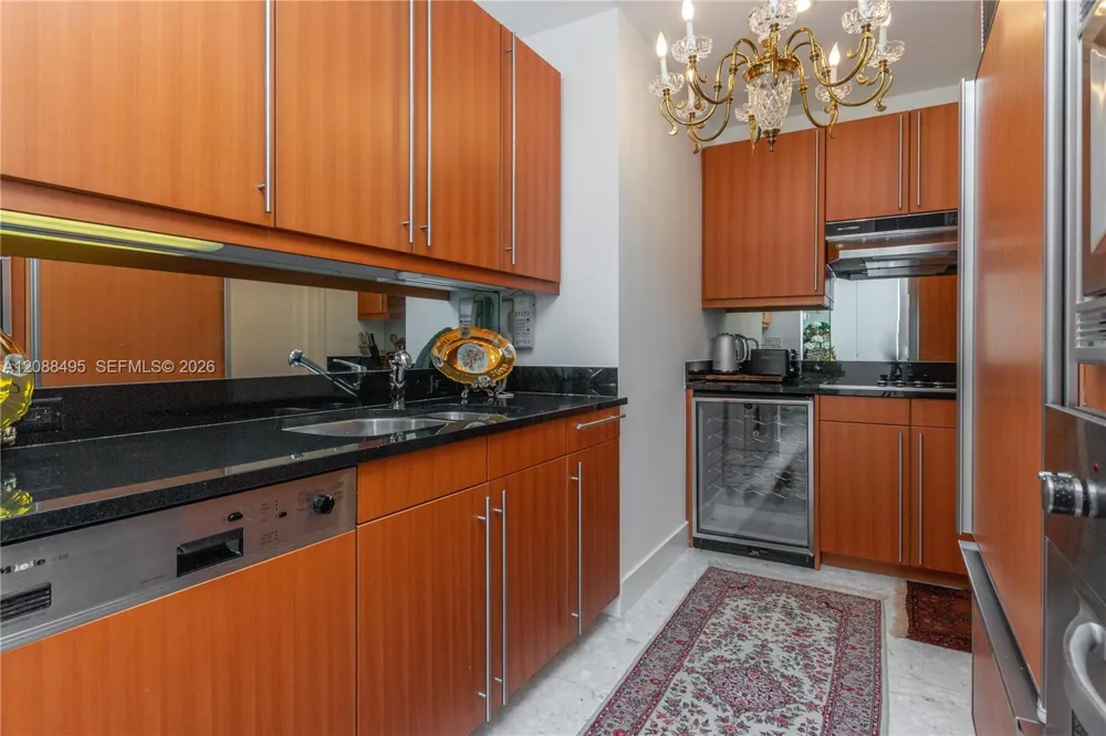 1425 BRICKELL AV #45D Miami, FL 33131