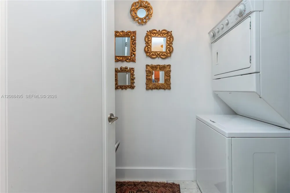 1425 BRICKELL AV #45D Miami, FL 33131