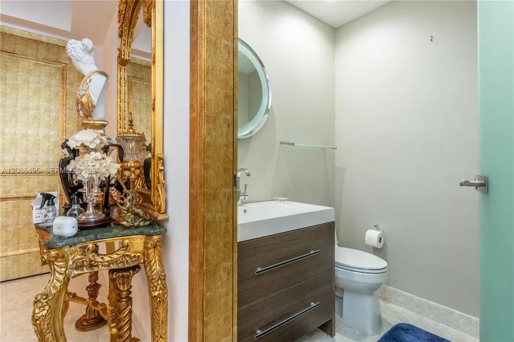 1425 BRICKELL AV #45D Miami, FL 33131