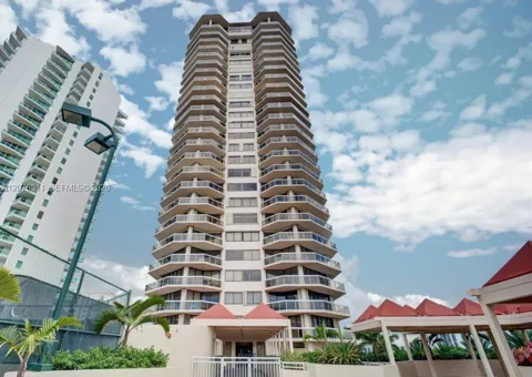 20185 E Country Club Dr #1209