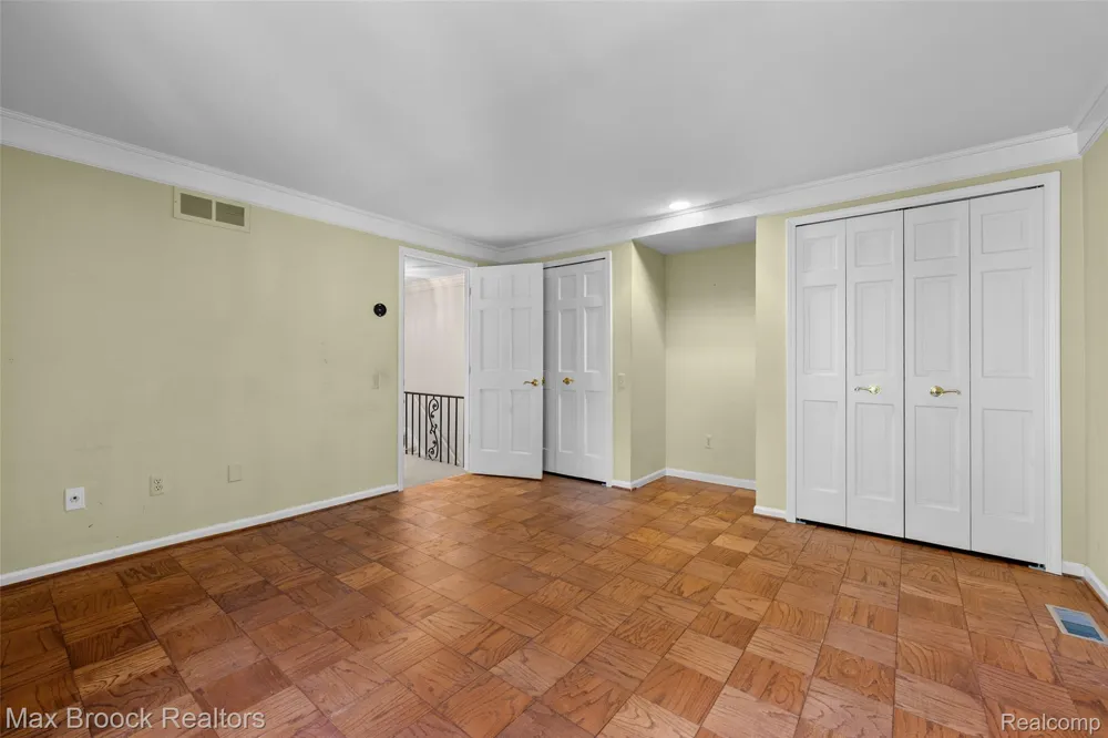 1131 Hillpointe Circle Bloomfield Charter Township, MI 48304