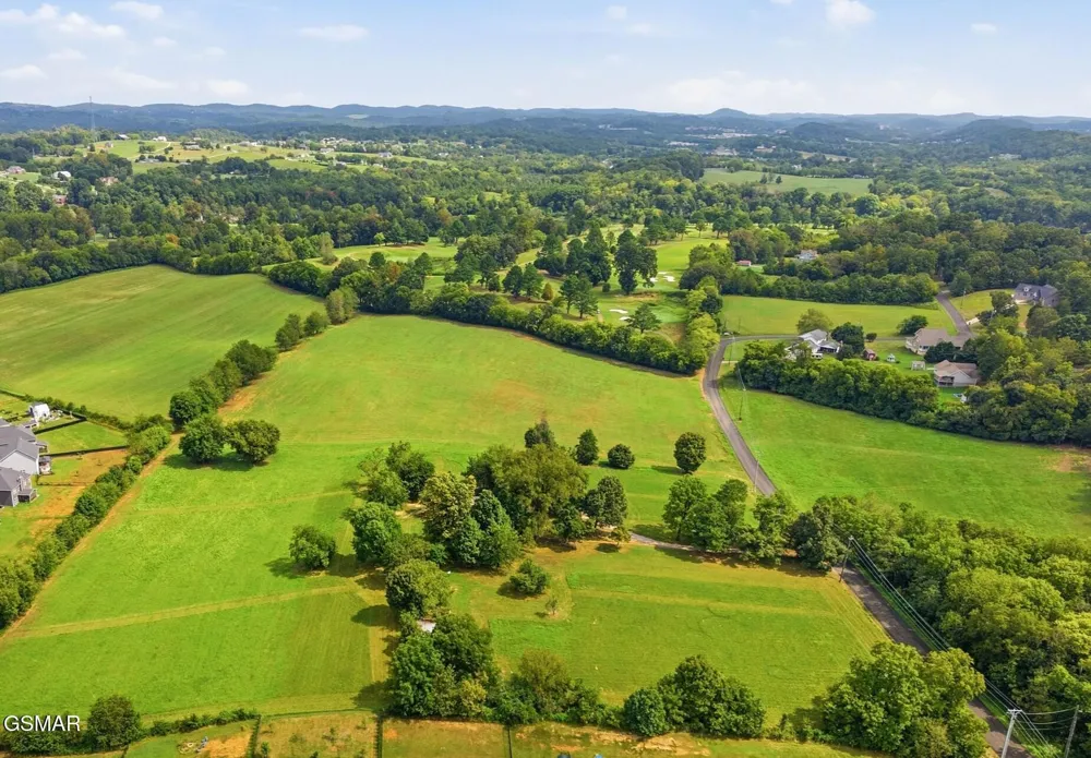 1440 McCleary Bend Road Sevierville, TN 37876