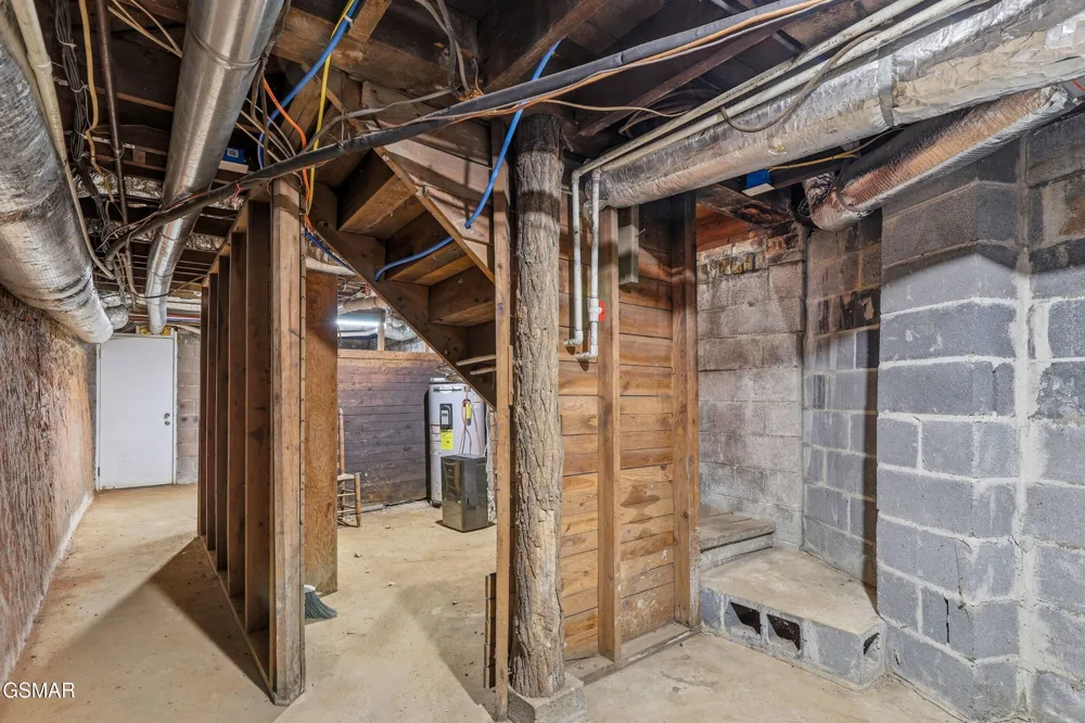 1440 McCleary Bend Road Sevierville, TN 37876