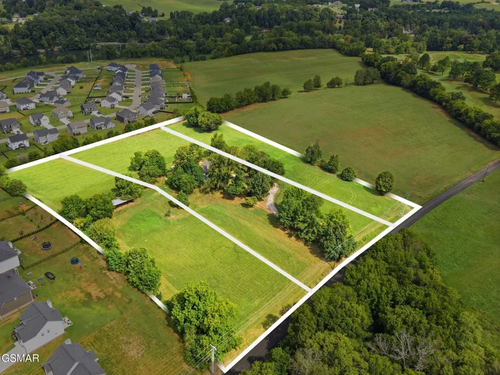 1440 McCleary Bend Road Sevierville, TN 37876