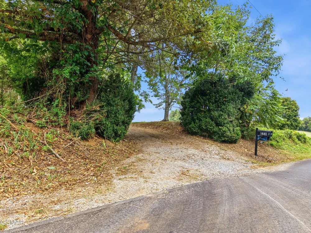 1440 McCleary Bend Road Sevierville, TN 37876