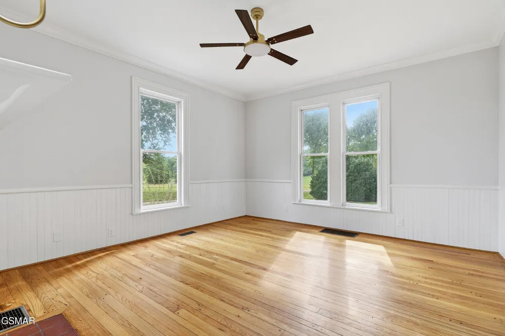 1440 McCleary Bend Road Sevierville, TN 37876