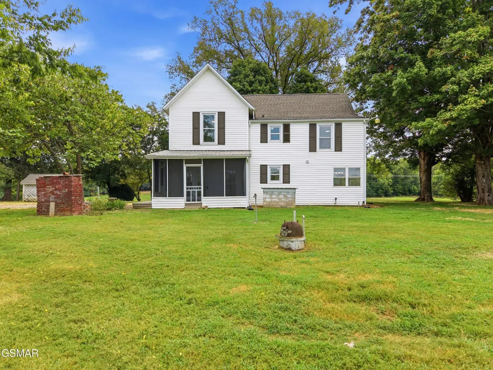 1440 McCleary Bend Road Sevierville, TN 37876