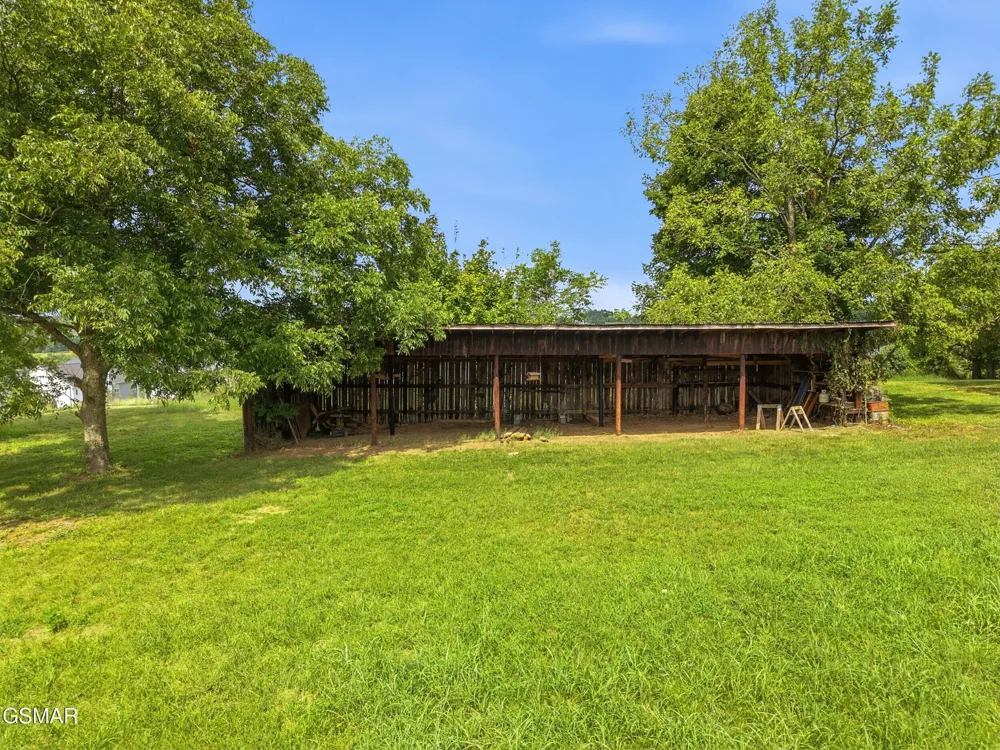 1440 McCleary Bend Road Sevierville, TN 37876