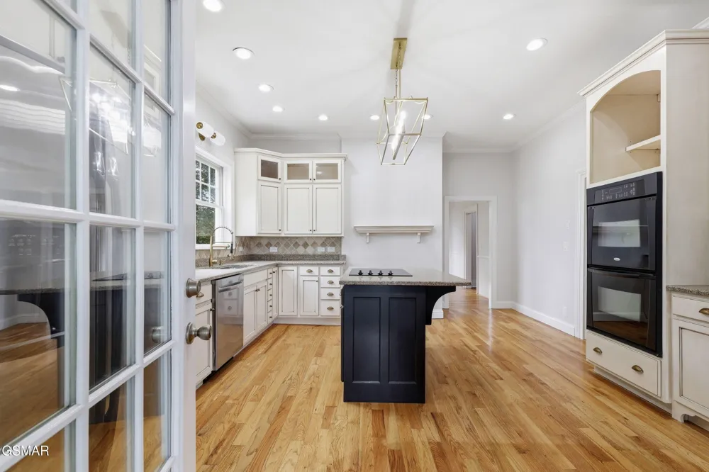 1440 McCleary Bend Road Sevierville, TN 37876