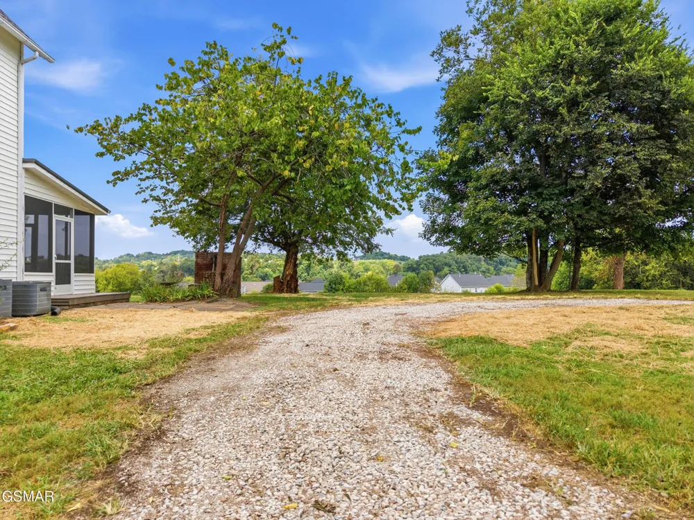 1440 McCleary Bend Road Sevierville, TN 37876