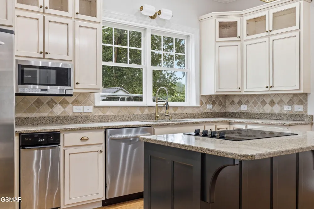 1440 McCleary Bend Road Sevierville, TN 37876