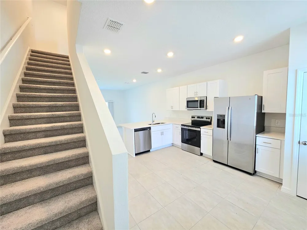 3098 SKYLINE LOOP Poinciana, FL 34758