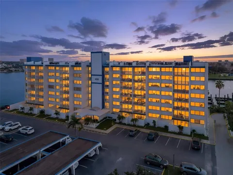 450 TREASURE ISLAND CAUSEWAY #201