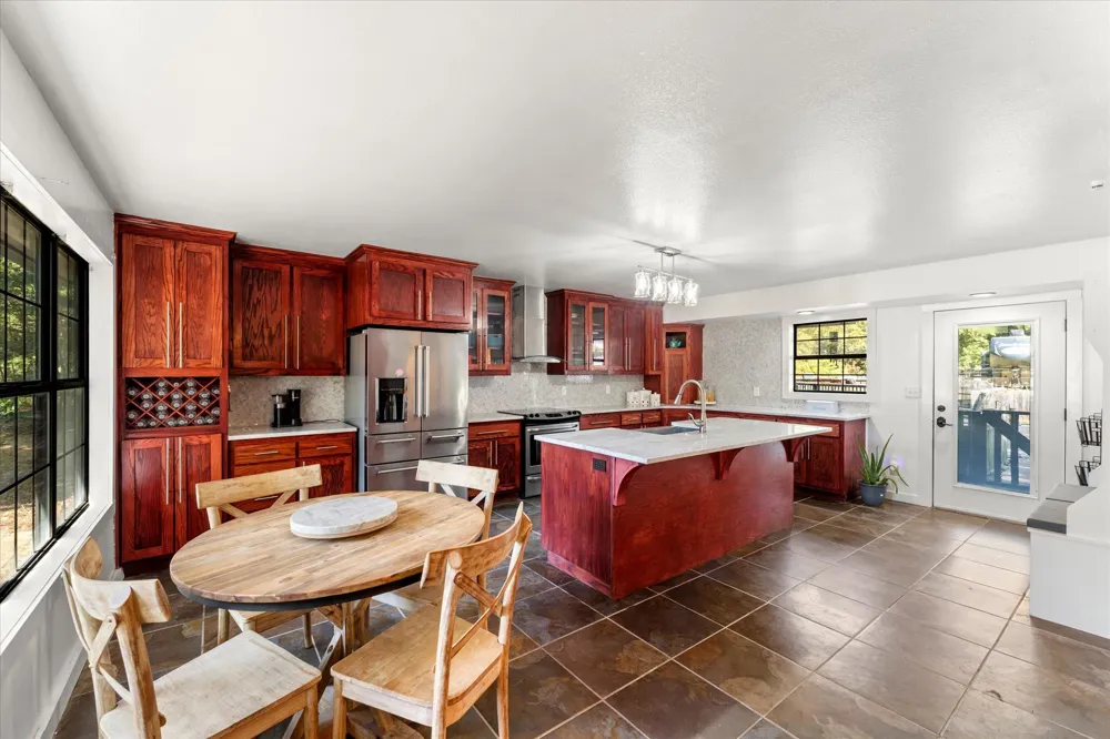 3825 E. Hwy 154 Quitman, TX 75783