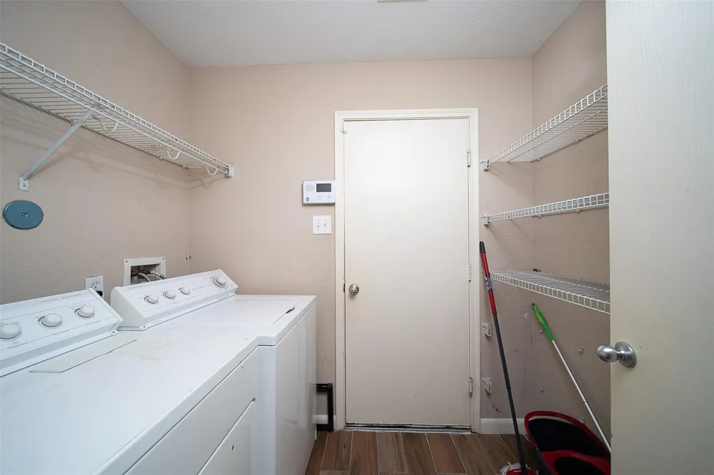 4211 Wayside Stream Lane Houston, TX 77048