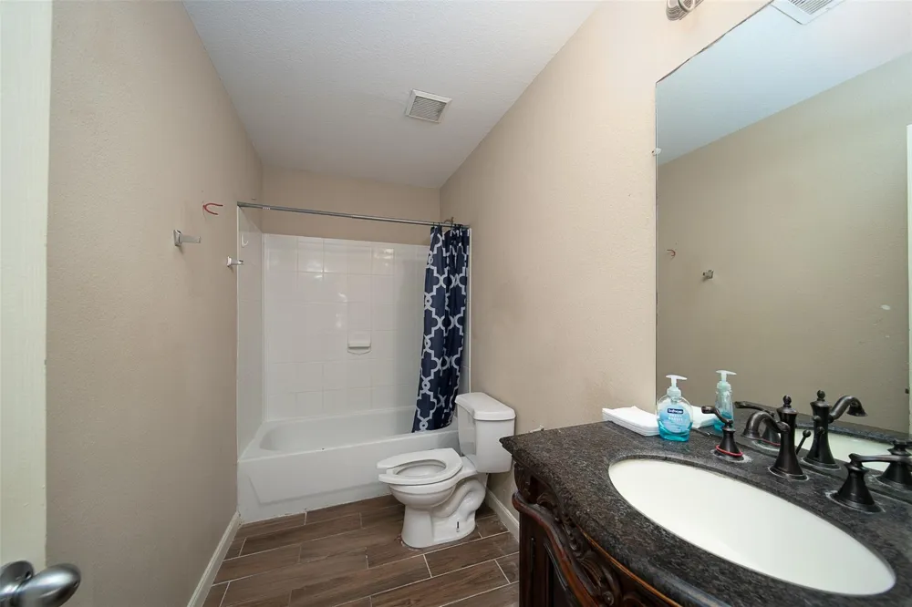 4211 Wayside Stream Lane Houston, TX 77048