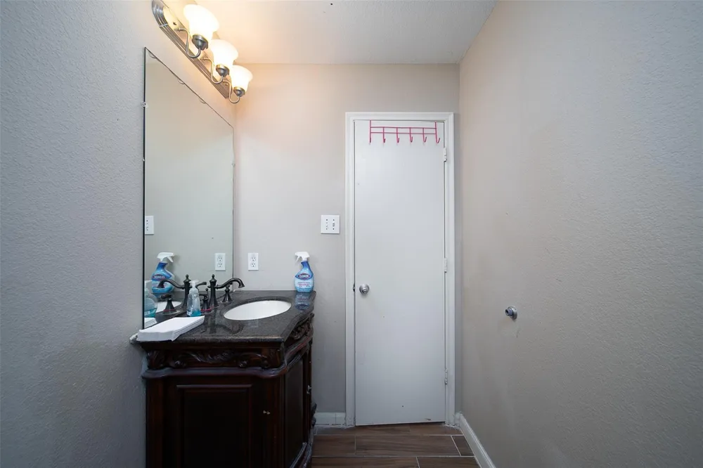 4211 Wayside Stream Lane Houston, TX 77048
