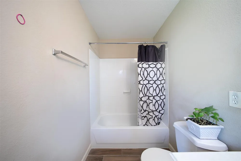 4211 Wayside Stream Lane Houston, TX 77048