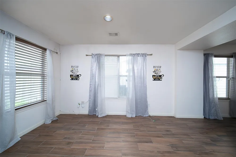 4211 Wayside Stream Lane Houston, TX 77048