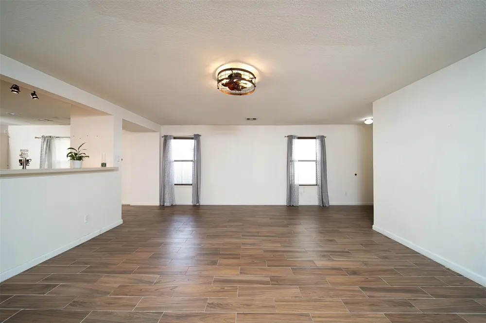 4211 Wayside Stream Lane Houston, TX 77048
