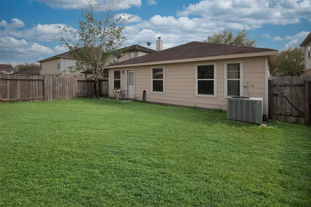 4211 Wayside Stream Lane Houston, TX 77048