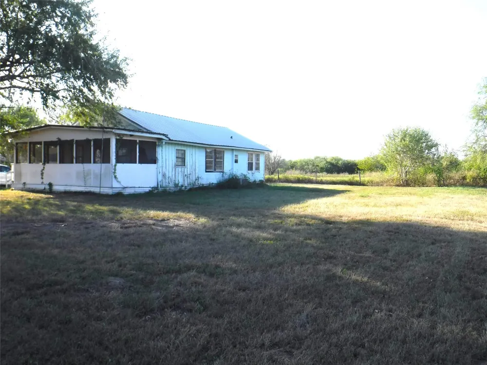 1142 Chestnut Lane Wallis, TX 77485