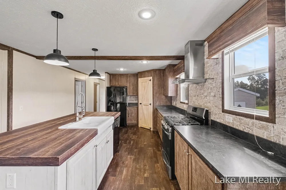 104 Gardens Boulevard NW Grand Rapids, MI 49534