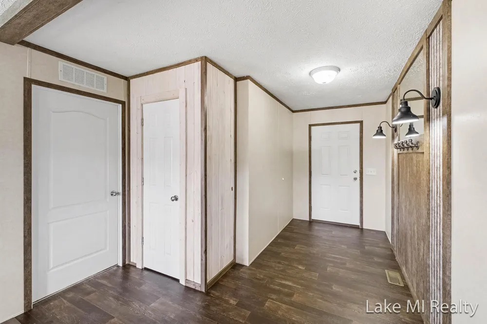 104 Gardens Boulevard NW Grand Rapids, MI 49534