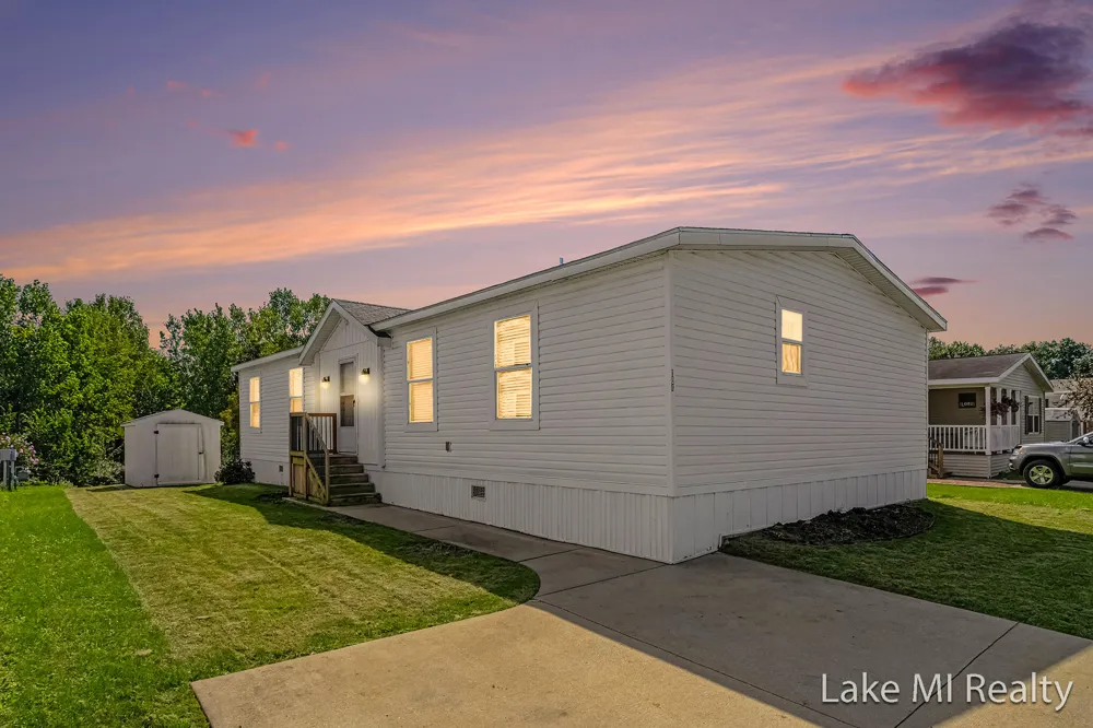 104 Gardens Boulevard NW Grand Rapids, MI 49534