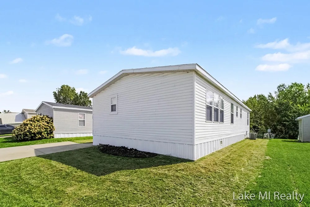 104 Gardens Boulevard NW Grand Rapids, MI 49534