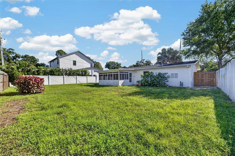 4511 S GAINES ROAD Tampa, FL 33611