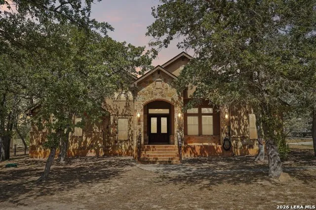 129 HIDDEN FOREST DR La Vernia, TX 78121