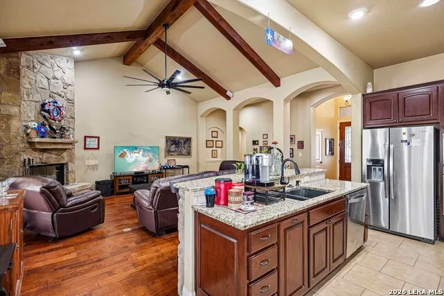 129 HIDDEN FOREST DR La Vernia, TX 78121