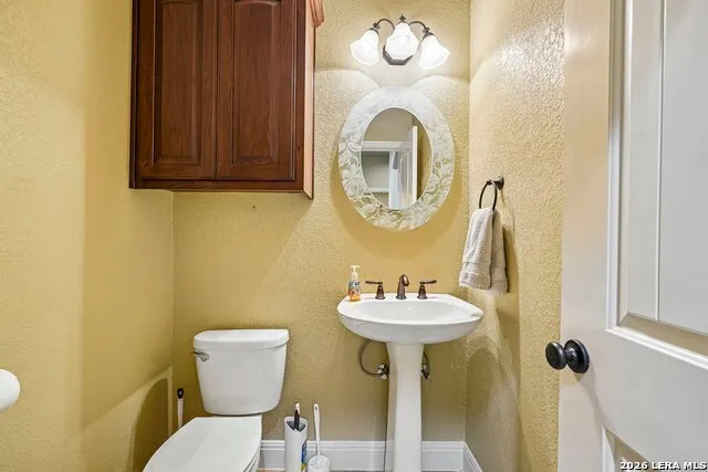 129 HIDDEN FOREST DR La Vernia, TX 78121