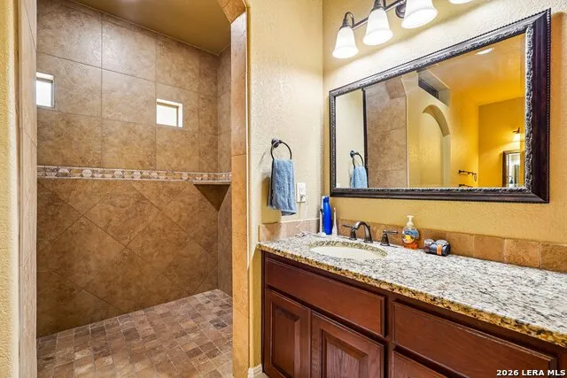 129 HIDDEN FOREST DR La Vernia, TX 78121