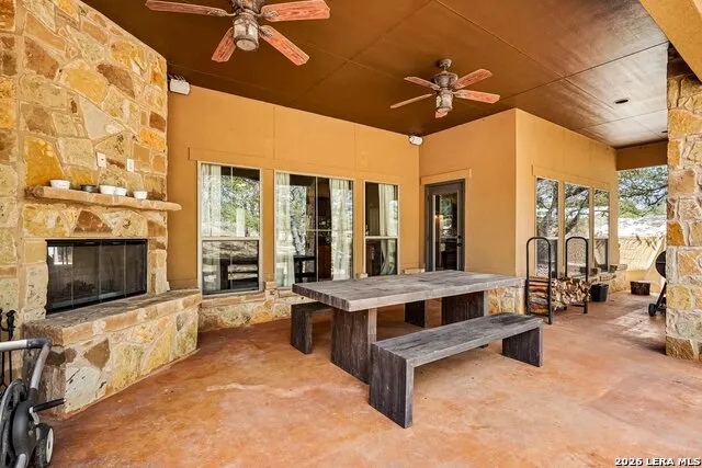 129 HIDDEN FOREST DR La Vernia, TX 78121