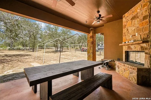 129 HIDDEN FOREST DR La Vernia, TX 78121