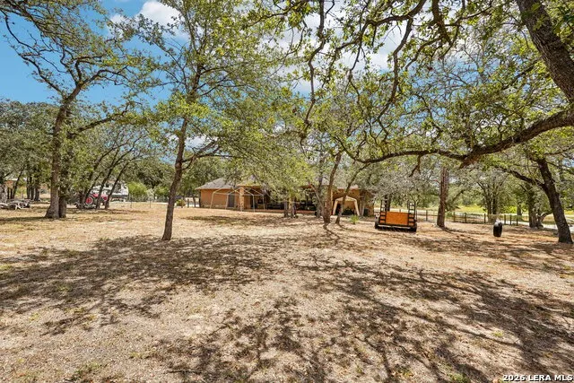 129 HIDDEN FOREST DR La Vernia, TX 78121