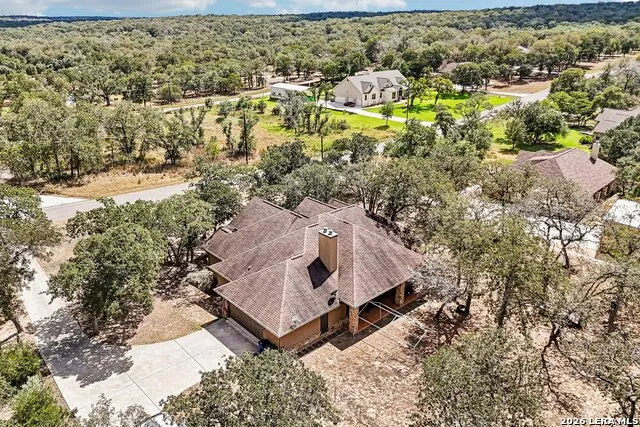 129 HIDDEN FOREST DR La Vernia, TX 78121
